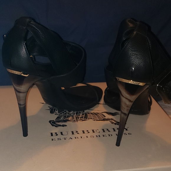 Burberry sandal - Picture 2 of 7